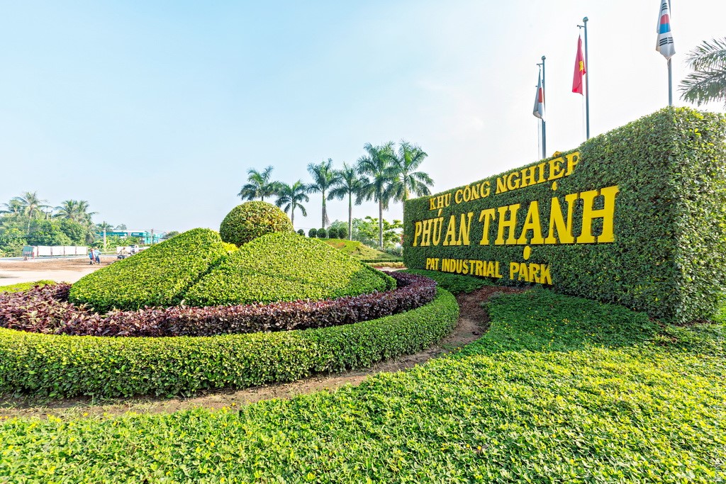 thi công công trình cây xanh KCN Phú An Thạnh